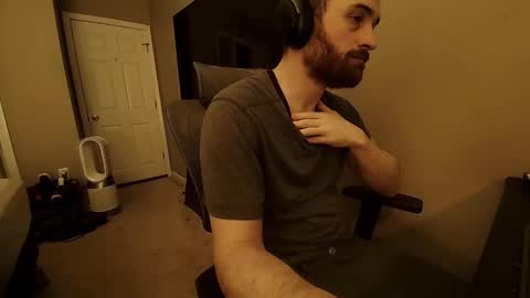 Snapshot of hardswtch chatting on 09.18.25 Tom online show from 09.18.25