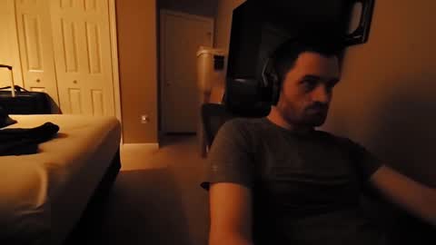 Snapshot of hardswtch chatting on 09.28.25 Tom online show from 09.28.25