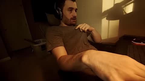 Snapshot of hardswtch chatting on 09.29.25 Tom online show from 09.29.25