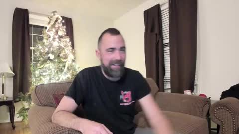 Snapshot of hardworkertn chatting on 12.21.24 hardworkertn online show from 12.21.24