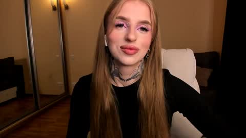 Snapshot of harley_kimm chatting on 04.27.26 Julia online show from 04.27.26