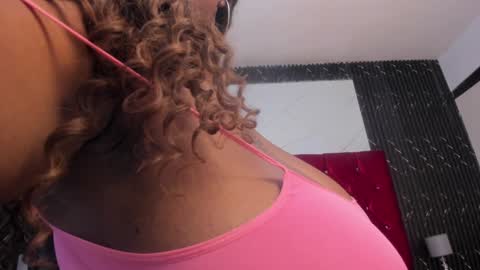 Snapshot of harleyevaans chatting on 01.08.25 Harley Evaans online show from 01.08.25