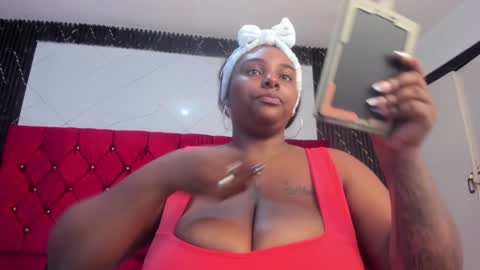 Snapshot of harleyevaans chatting on 01.13.25 Harley Evaans online show from 01.13.25