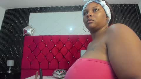 Snapshot of harleyevaans chatting on 02.18.25 Harley Evaans online show from 02.18.25