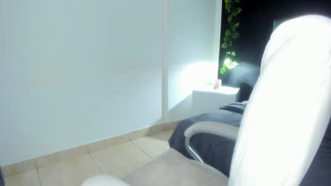 Snapshot of harleyqueen_robbie chatting on 02.22.25 harleyqueen_robbie online show from 02.22.25