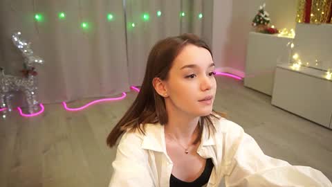 Snapshot of harrieteasley chatting on 12.22.24 Call Me Tate its my fourth day here i hope we can to be friends and not only online show from 12.22.24
