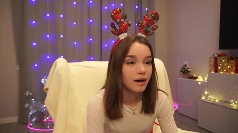Snapshot of harrieteasley chatting on 12.25.24 Call Me Tate its my fourth day here i hope we can to be friends and not only online show from 12.25.24