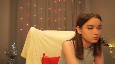 Snapshot of harrieteasley chatting on 01.07.25 Call Me Tate its my fourth day here i hope we can to be friends and not only online show from 01.07.25