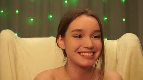 Snapshot of harrieteasley chatting on 01.14.25 Call Me Tate its my fourth day here i hope we can to be friends and not only online show from 01.14.25