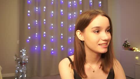 Snapshot of harrieteasley chatting on 01.18.25 Call Me Tate its my fourth day here i hope we can to be friends and not only online show from 01.18.25
