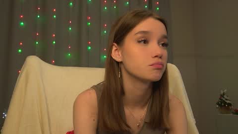 Snapshot of harrieteasley chatting on 02.03.25 Call Me Tate its my fourth day here i hope we can to be friends and not only online show from 02.03.25