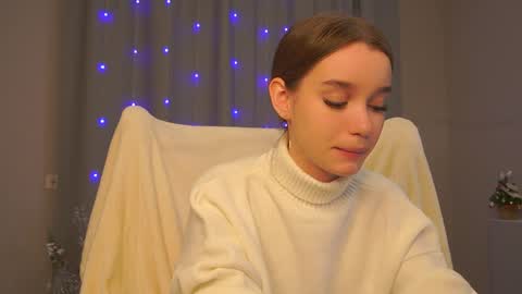 Snapshot of harrieteasley chatting on 02.04.25 Call Me Tate its my fourth day here i hope we can to be friends and not only online show from 02.04.25