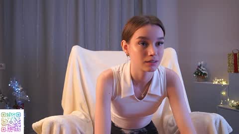 Snapshot of harrieteasley chatting on 02.08.25 Call Me Tate its my fourth day here i hope we can to be friends and not only online show from 02.08.25
