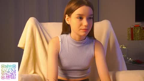 Snapshot of harrieteasley chatting on 02.09.25 Call Me Tate its my fourth day here i hope we can to be friends and not only online show from 02.09.25