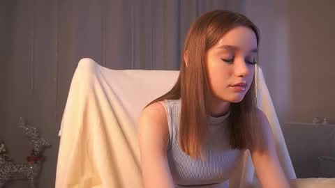 Snapshot of harrieteasley chatting on 02.22.25 Call Me Tate its my fourth day here i hope we can to be friends and not only online show from 02.22.25