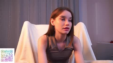 Snapshot of harrieteasley chatting on 02.28.25 Call Me Tate its my fourth day here i hope we can to be friends and not only online show from 02.28.25
