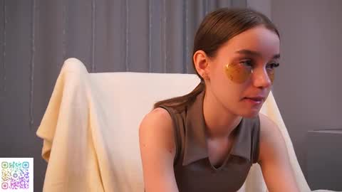 Snapshot of harrieteasley chatting on 03.01.25 Call Me Tate its my fourth day here i hope we can to be friends and not only online show from 03.01.25