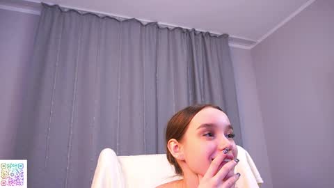 Snapshot of harrieteasley chatting on 03.02.25 Call Me Tate its my fourth day here i hope we can to be friends and not only online show from 03.02.25