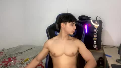 Snapshot of harry_p01 chatting on 01.05.25 harry_p01 online show from 01.05.25