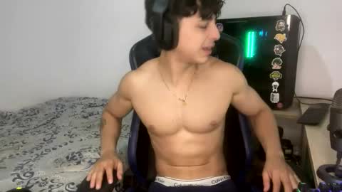 Snapshot of harry_p01 chatting on 02.01.25 harry_p01 online show from 02.01.25