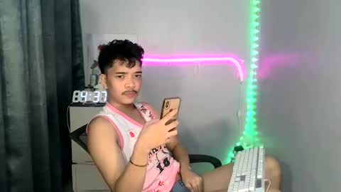 Michael18 online show from 03.08.25