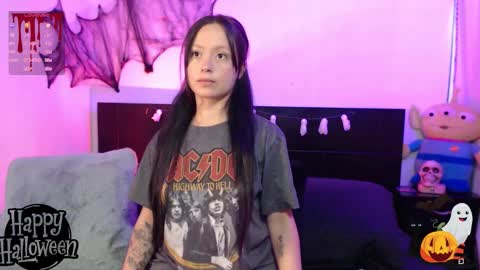 Sofia  Damin online show from 10.26.25