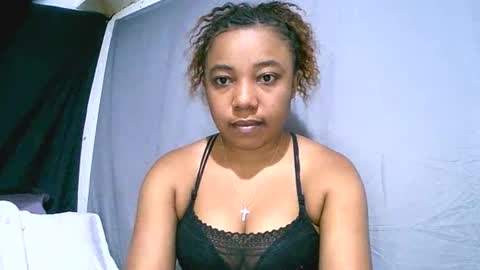 hasimina09 online show from 10.31.25