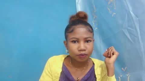 Snapshot of hasleyinah chatting on 06.28.26 hasleyinah online show from 06.28.26