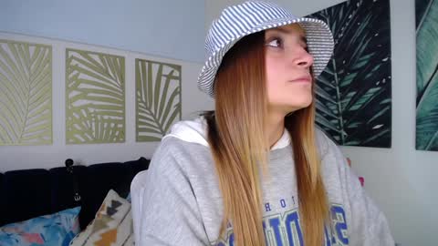 Nicole online show from 02.04.25