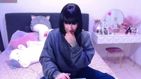 Snapshot of hatzukoi_miaow chatting on 12.06.24 petunia online show from 12.06.24