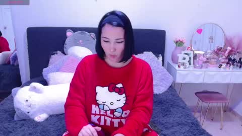 Snapshot of hatzukoi_miaow chatting on 12.22.24 petunia online show from 12.22.24