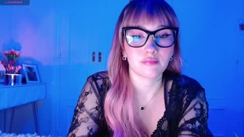 Snapshot of hatzukoi_miaow chatting on 12.29.24 petunia online show from 12.29.24