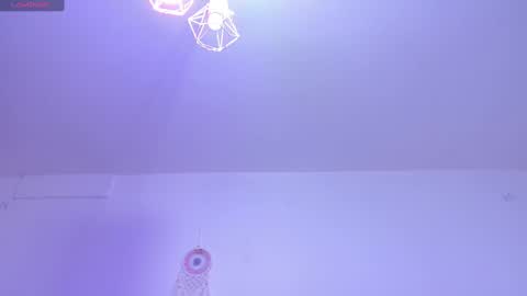 Snapshot of hatzukoi_miaow chatting on 01.21.25 petunia online show from 01.21.25