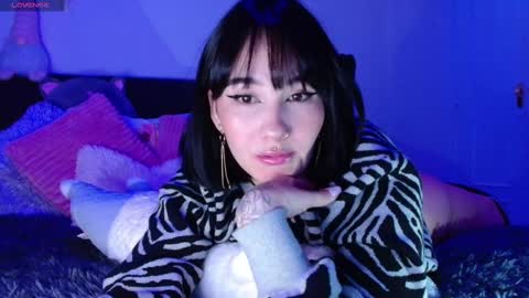 Snapshot of hatzukoi_miaow chatting on 01.21.25 petunia online show from 01.21.25
