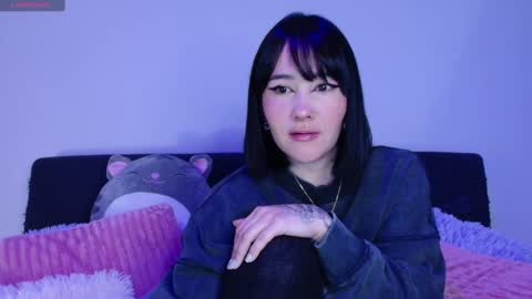 Snapshot of hatzukoi_miaow chatting on 01.27.25 petunia online show from 01.27.25