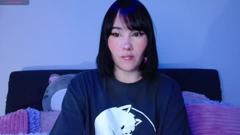 Snapshot of hatzukoi_miaow chatting on 01.28.25 petunia online show from 01.28.25