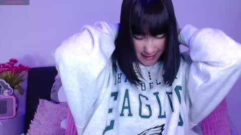 Snapshot of hatzukoi_miaow chatting on 02.18.25 petunia online show from 02.18.25