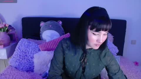 Snapshot of hatzukoi_miaow chatting on 02.21.25 petunia online show from 02.21.25