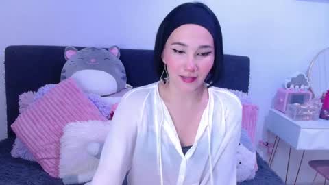 Snapshot of hatzukoi_miaow chatting on 09.15.25 petunia online show from 09.15.25