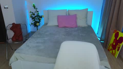 Hayle online show from 01.23.25