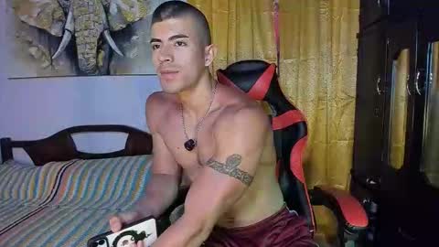 Snapshot of hazbinstudio chatting on 09.25.25 hazbinstudio online show from 09.25.25