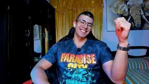 Snapshot of hazbinstudio chatting on 10.01.25 hazbinstudio online show from 10.01.25