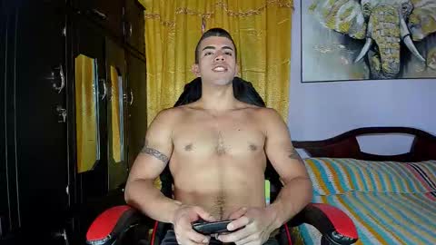 Snapshot of hazbinstudio chatting on 10.05.25 hazbinstudio online show from 10.05.25