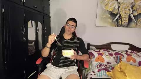 Snapshot of hazbinstudio chatting on 10.16.25 hazbinstudio online show from 10.16.25