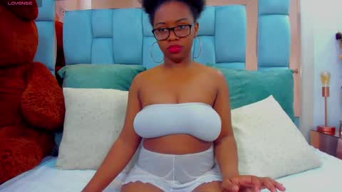 hazel_lanee online show from 03.08.26