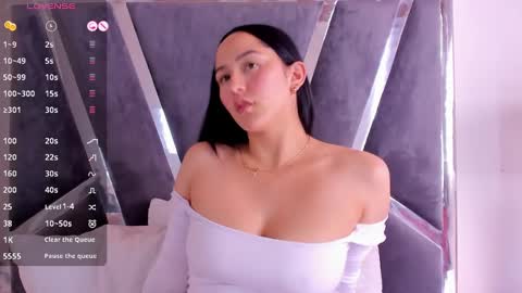 Snapshot of hazel_ross_tcw chatting on 12.11.24 Hazel online show from 12.11.24