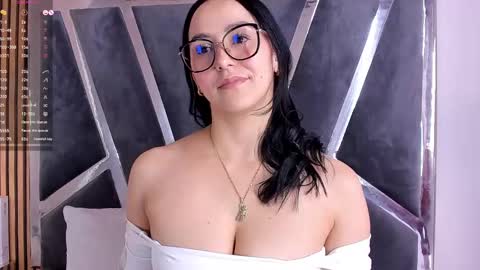 Snapshot of hazel_ross_tcw chatting on 01.31.25 Hazel online show from 01.31.25