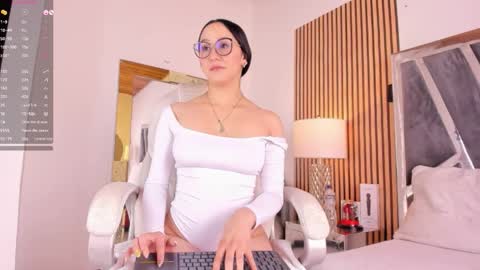 Snapshot of hazel_ross_tcw chatting on 02.19.25 Hazel online show from 02.19.25