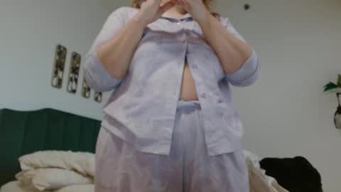 Snapshot of hazel_skye chatting on 02.24.25 Hazel online show from 02.24.25
