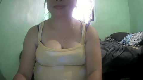 Snapshot of hazeldhane chatting on 10.12.25 hazeldhane online show from 10.12.25